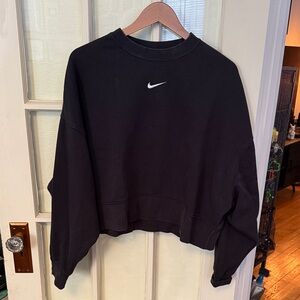 nike black boxy cropped crewneck sweatshirt